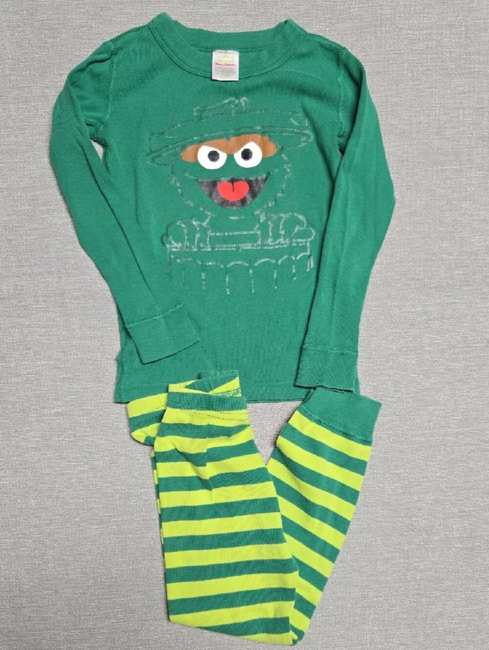 Hanna Andersson Green Oscar the Grouch Pajama Set with Lime Stripes